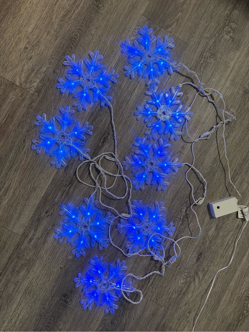 LED Snowflake String Lights - Picture 3 of 8